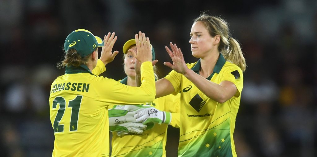 Elise Perry celebrates a wicket during the third Women's Ashes T20 at Manuka Oval in Canberra. Photo: Lukas Coch / AAP