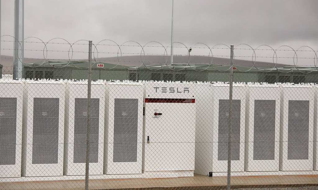 Thumbnail for NZ power company to buy Tesla battery