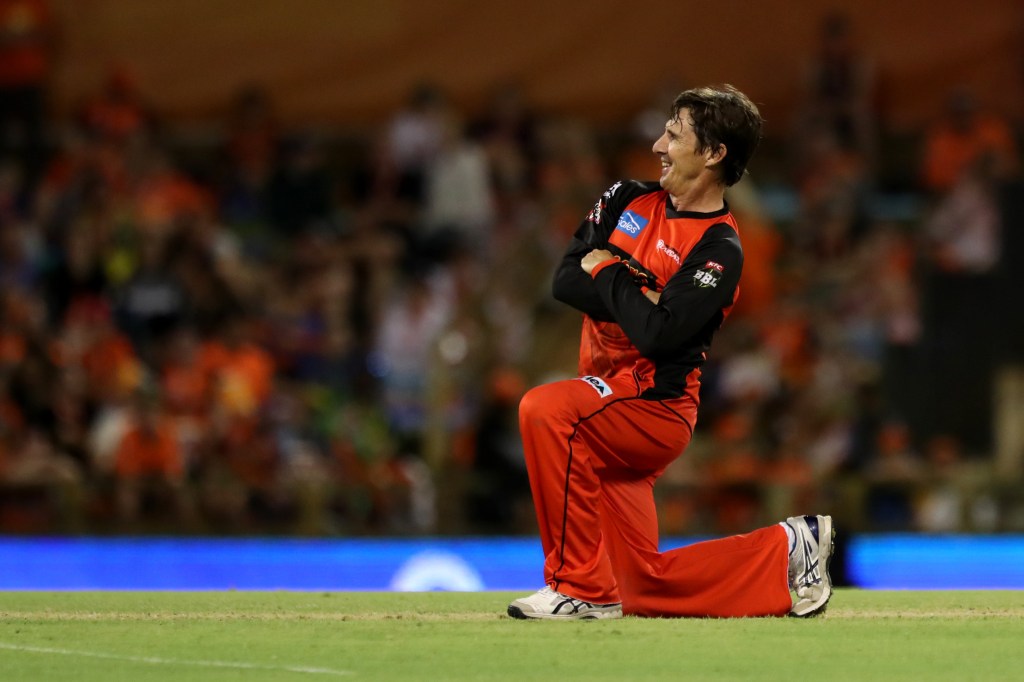 Thumbnail for Hogg’s horror homecoming: dropped catch costs Renegades victory