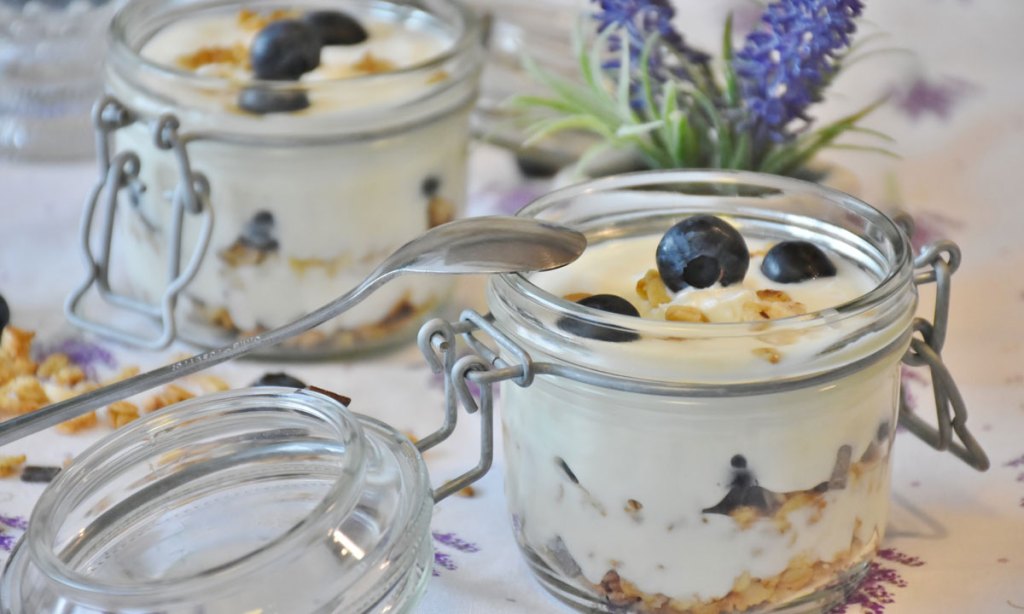 Thumbnail for Plain, Greek, low-fat? How to choose a healthy yoghurt