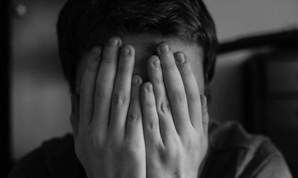 Thumbnail for Youth mental health concerns prompt online service