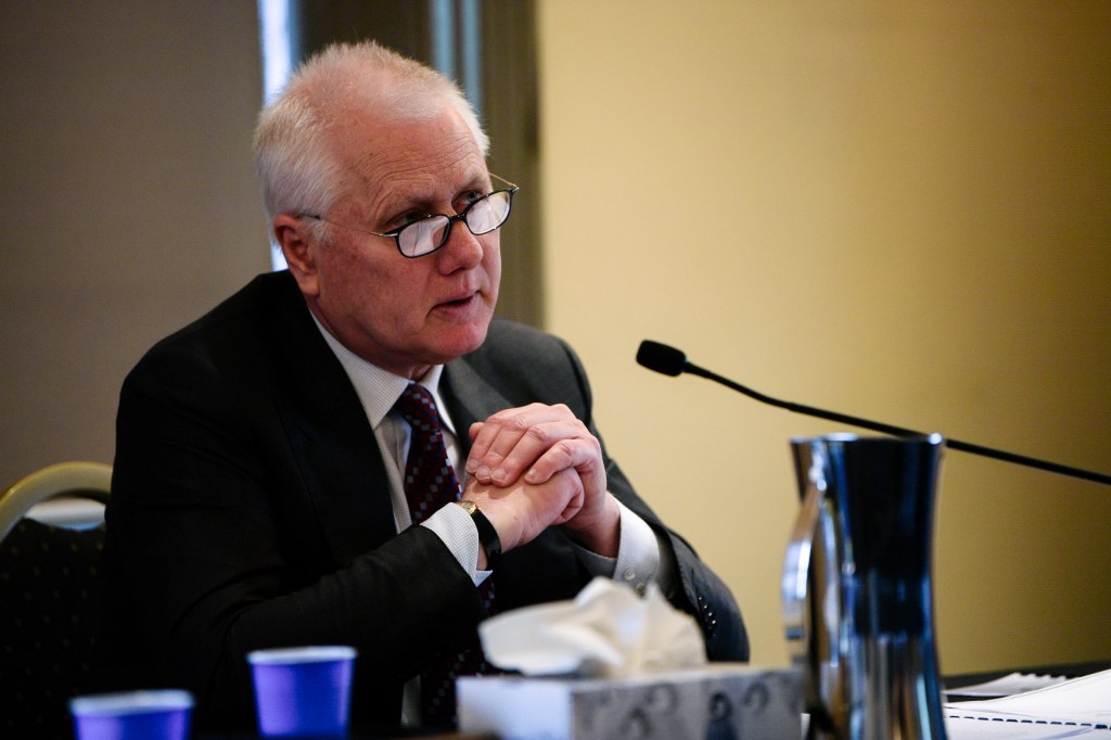 Thumbnail for River Murray royal commissioner demands apology from Chapman