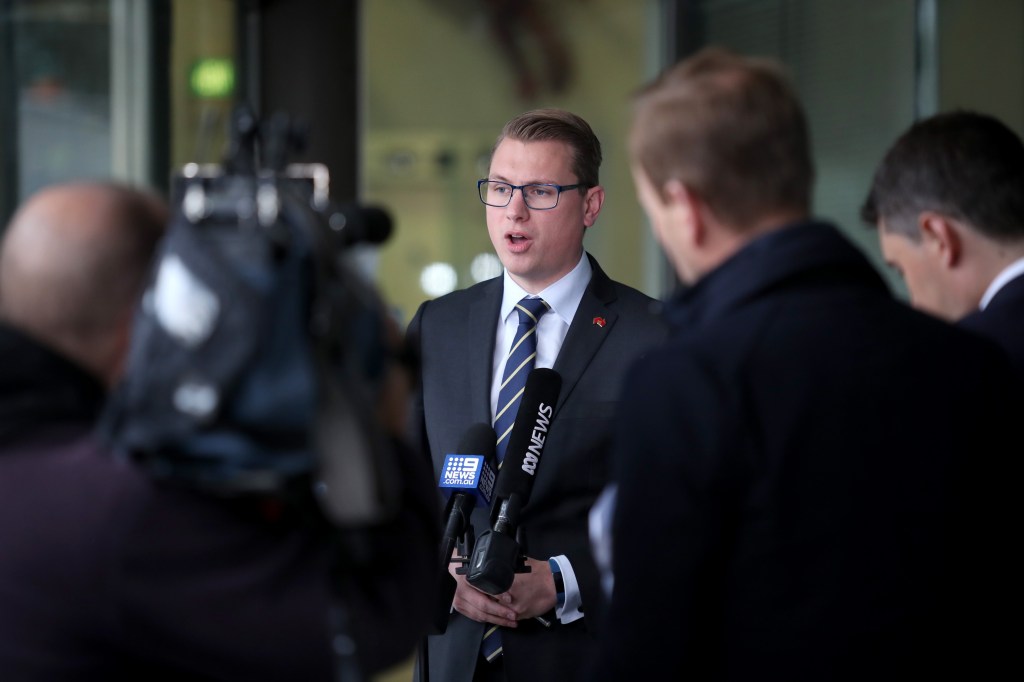 Thumbnail for Minister delays decision on sacking council until after election