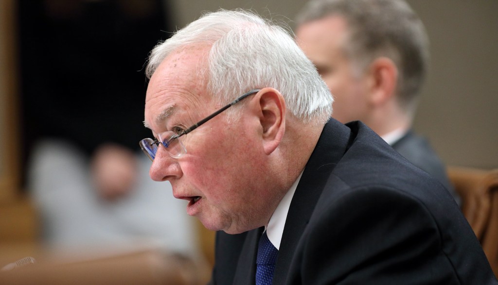 Bruce Lander gives evidence to a parliamentary inquiry last week. Photo: Tony Lewis / InDaily