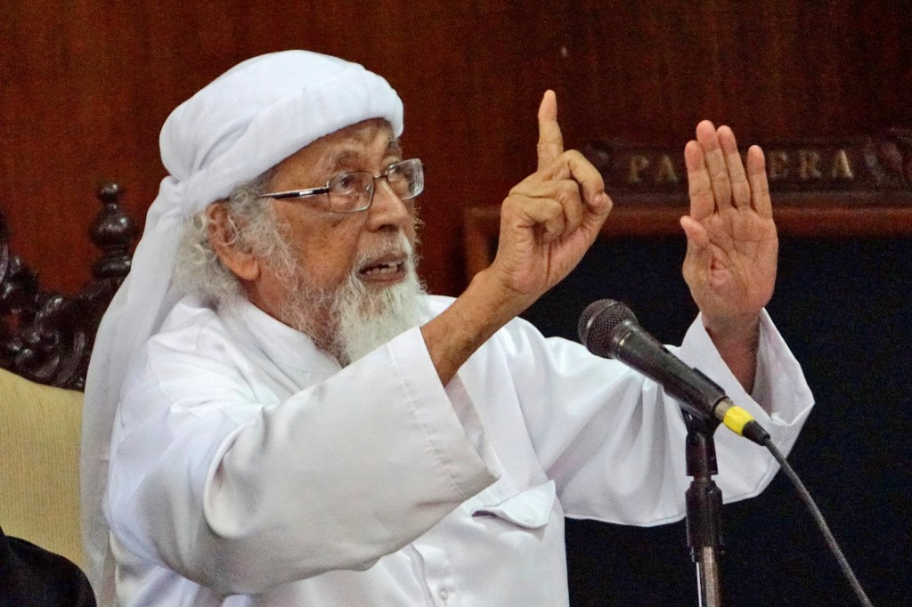 Thumbnail for Indonesia reviews release of cleric linked to Bali bombings