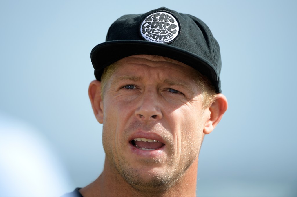 Thumbnail for Champion surfer Mick Fanning joins fight against Bight oil drilling