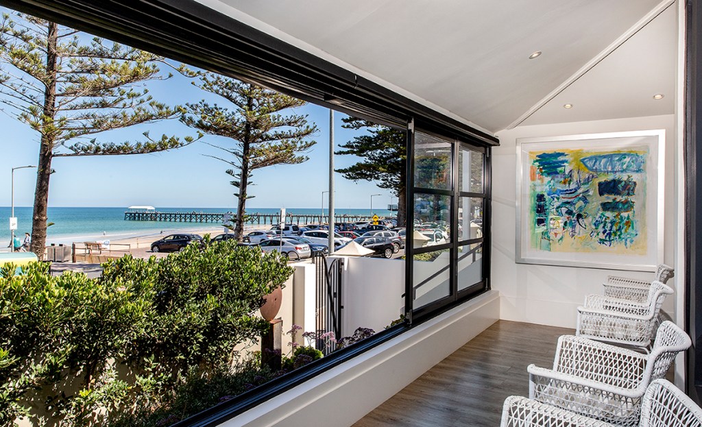 Thumbnail for 360-degree views in Tennyson | New agent in town | Medindie treasure
