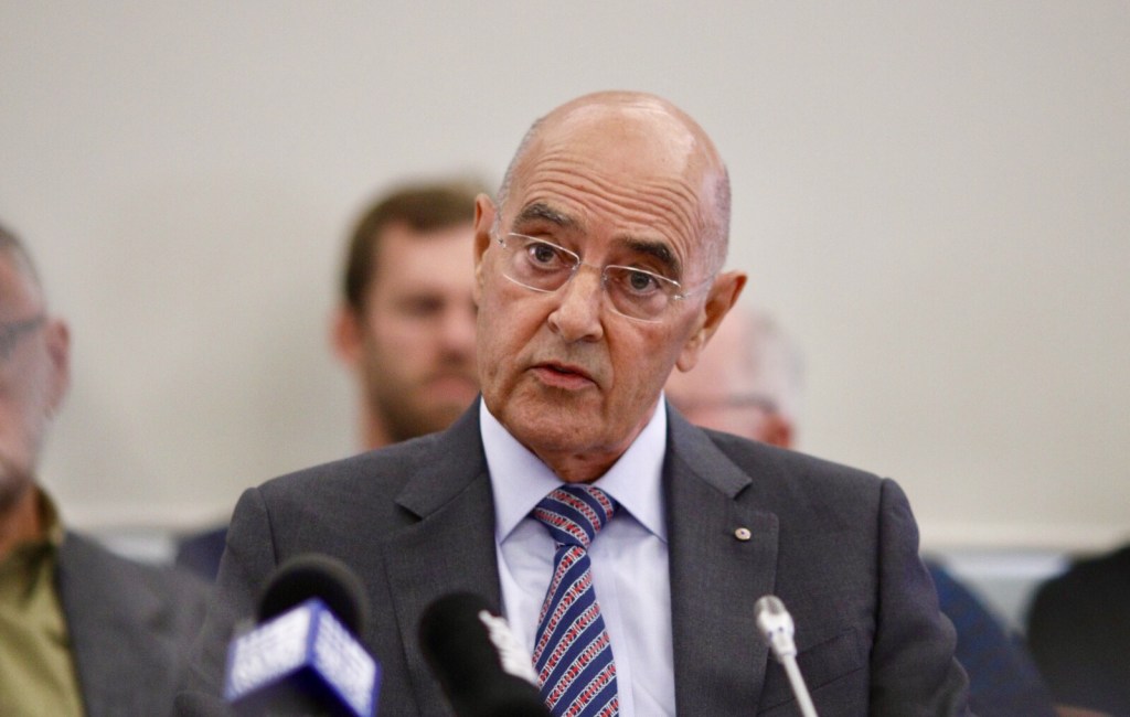 Thumbnail for Olsen faces parliament grilling on Oval plan