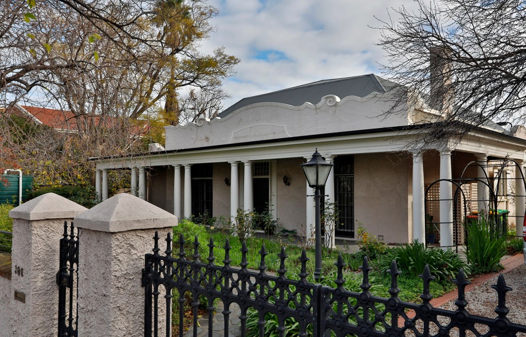 Thumbnail for City Council condemns Calvary “creep” onto historic mansion site