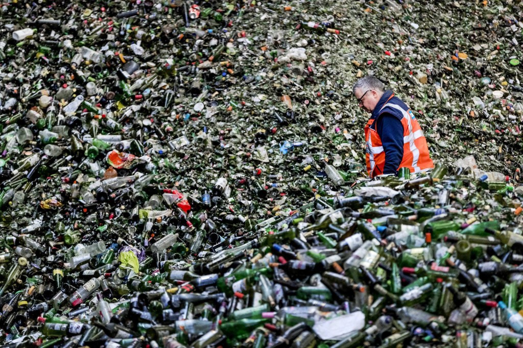 Thumbnail for No cheap throwaway solution to Australia’s recycling dilemma