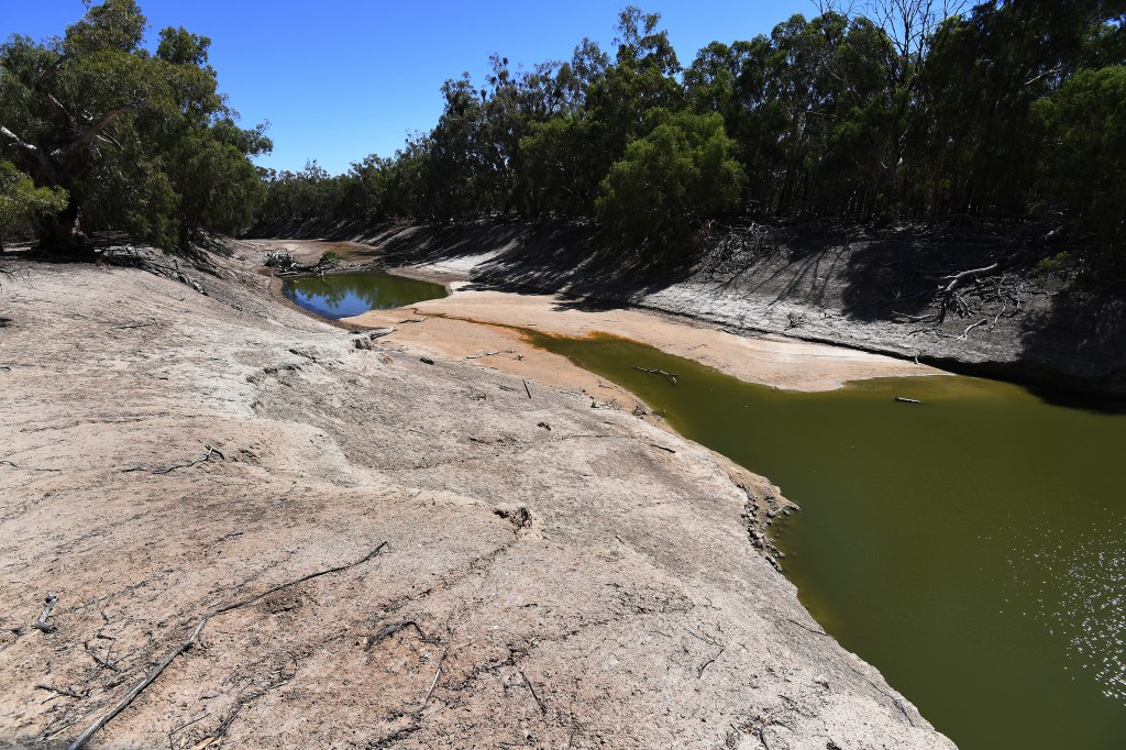 Thumbnail for “Dry” NSW, Victoria review Murray-Darling flows