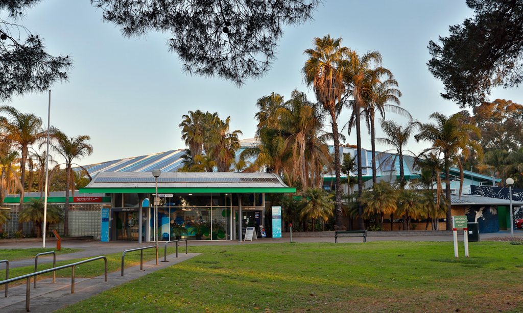 Adelaide Football Club wants to replace the ageing Aquatic Centre in the park lands with a new club headquarters. Photo: Tony Lewis / InDaily 