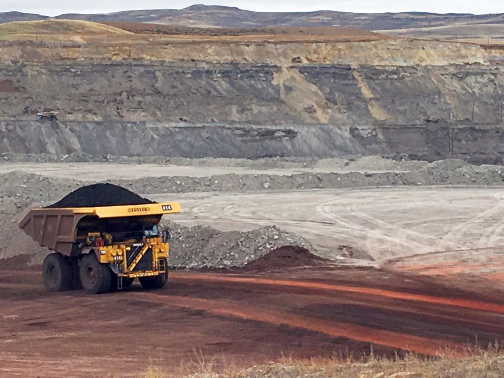 Thumbnail for Unions call on Labor to back coal, gas industries and jobs