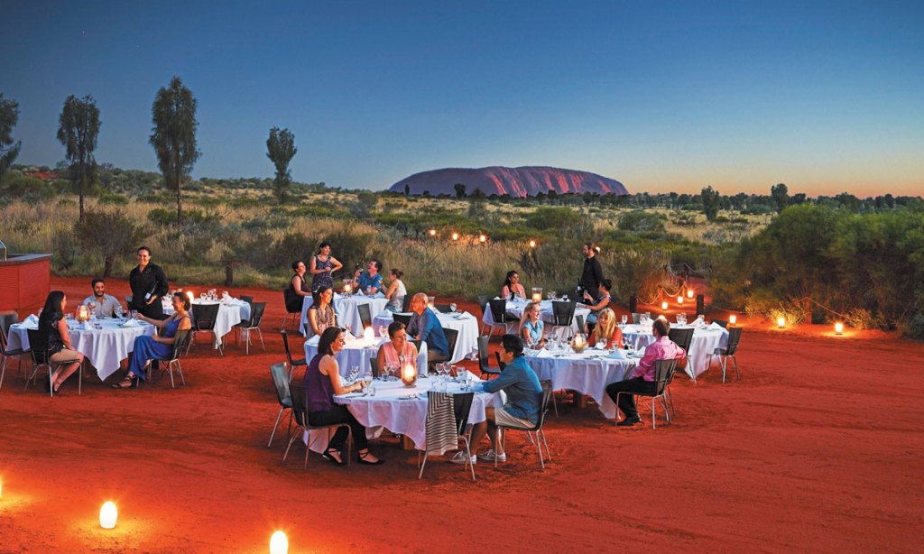The Sounds of Silence dinner. Photo: Ayers Rock Resort / © Hotel Windsor