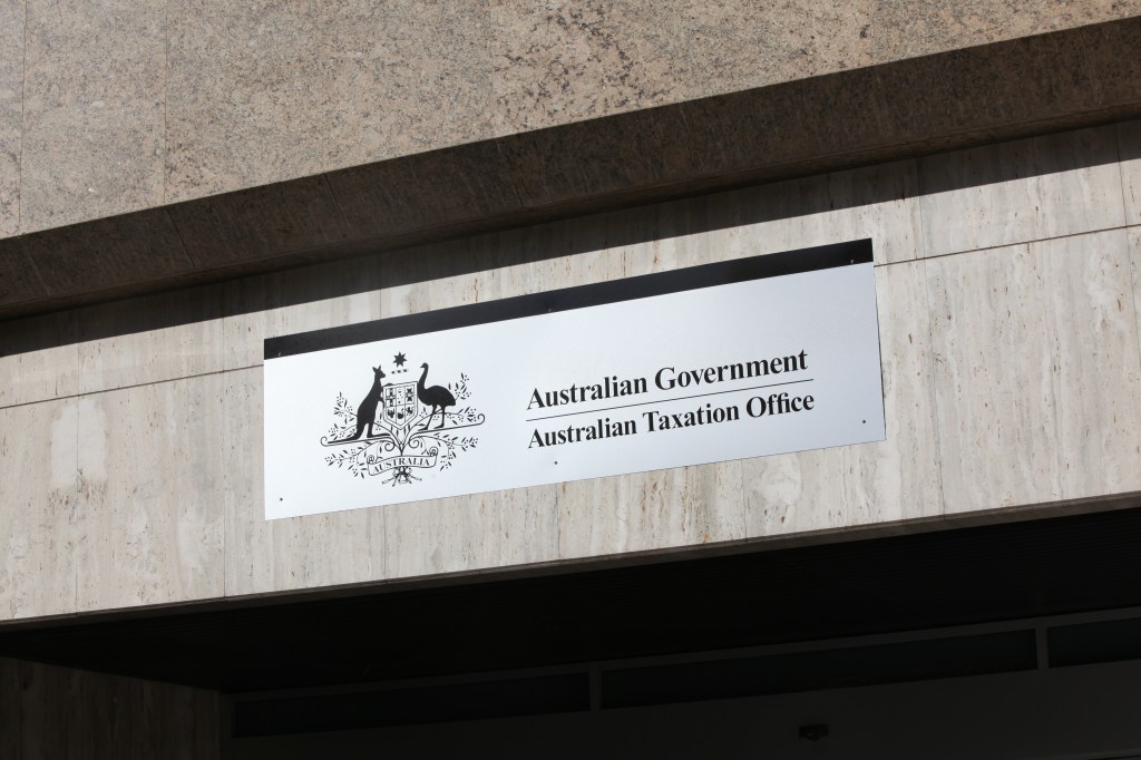 Photo: AAP/April Fonti
