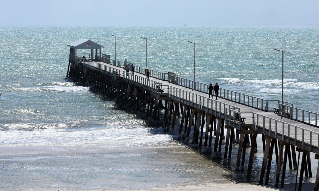 A restaurant and a cafe at Henley Beach have been named COVID-19 exposure sites. Photo: Tony Lewis/InDaily