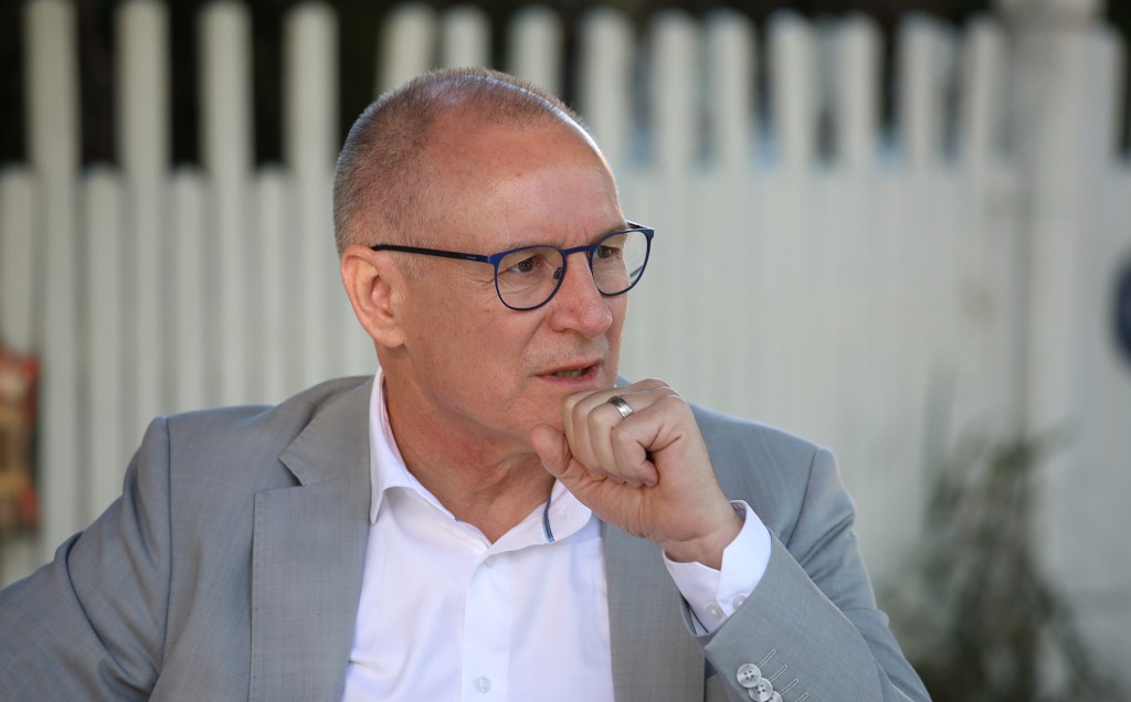 Thumbnail for Jay away: Ex-Premier to quit SA for WA