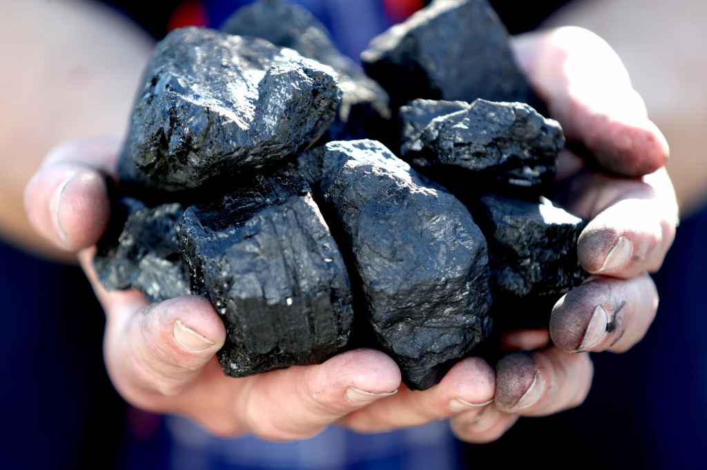 Thumbnail for Cutting coal exports won’t help environment: Libs, Labor