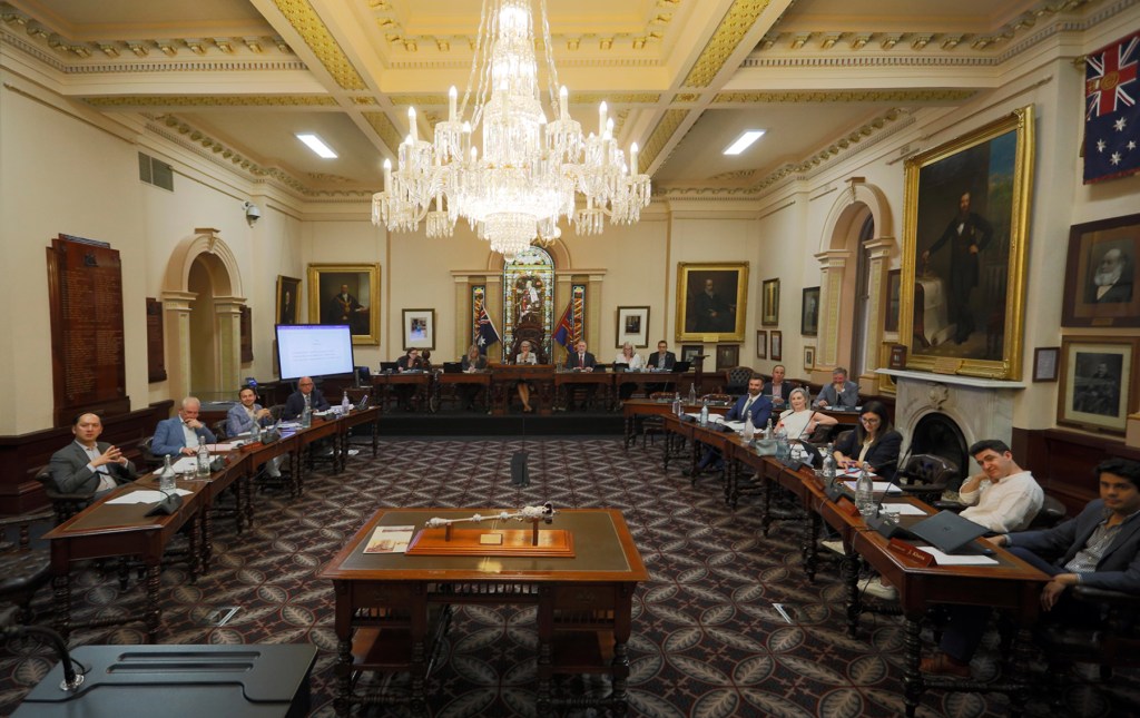 Thumbnail for Lord Mayor considers earlier meetings after backlash