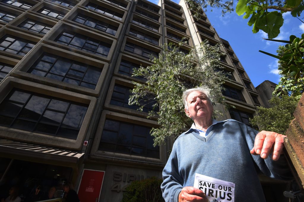 Thumbnail for Union leader behind 70s “green bans” dies