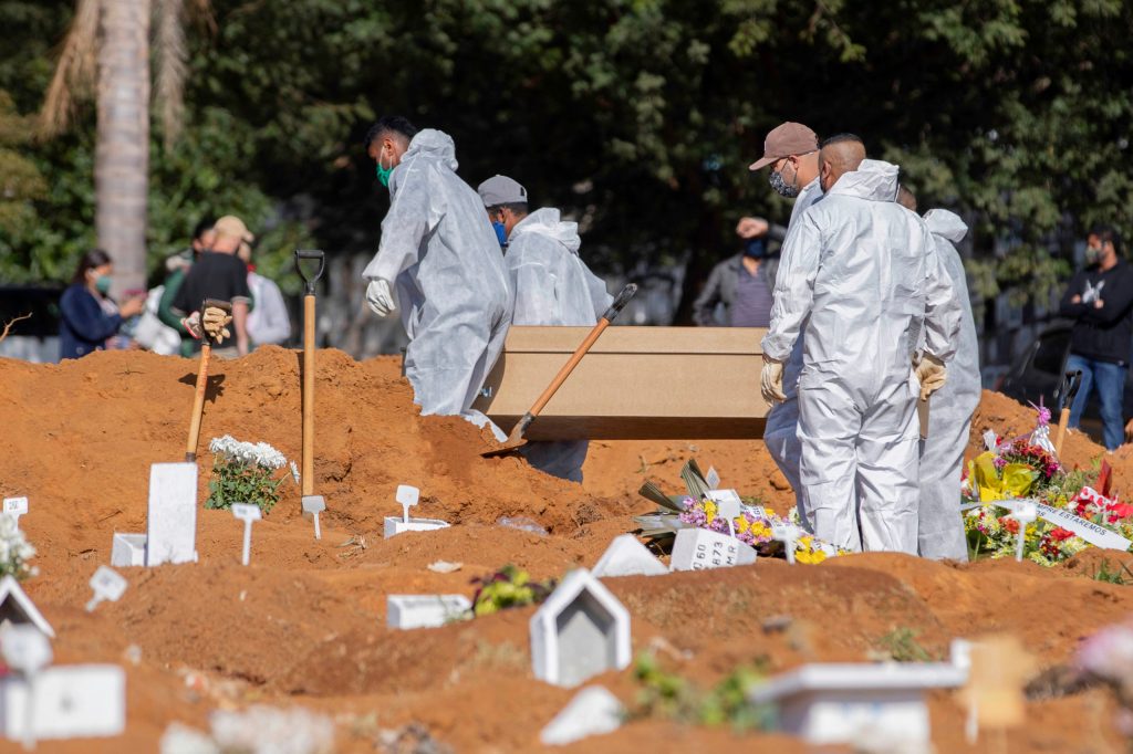 A burial in Brazil, where Covid-19 deaths are approaching 70,000. Photo: Bruno Rocha/Fotoarena/Sipa USA