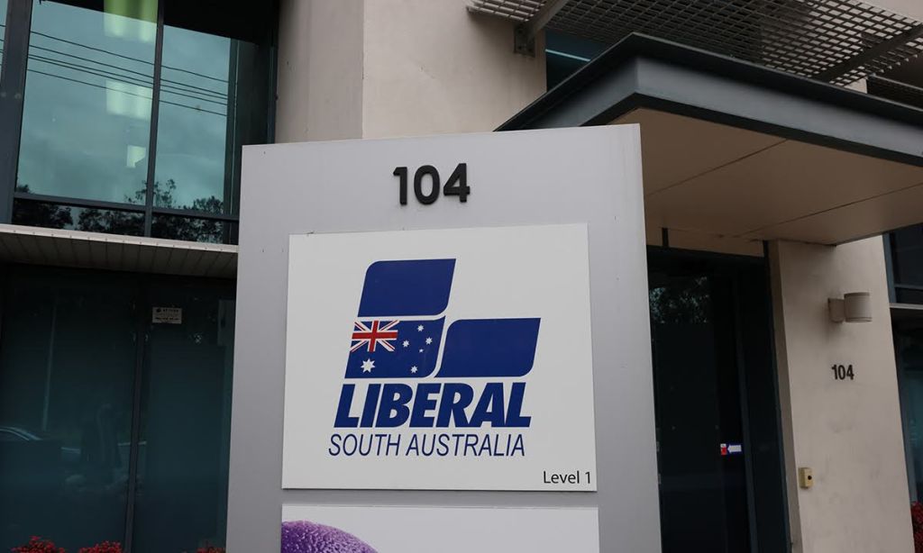 Thumbnail for Govt website users redirected through Liberal Party campaign platform