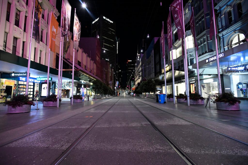 Melbourne is now under curfew from 8pm. Photo: AAP/Erik Anderson