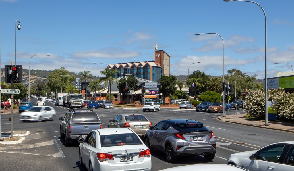 Intersection of Fullarton and Glen Osmond roads. Photo: Tony Lewis/InDaily