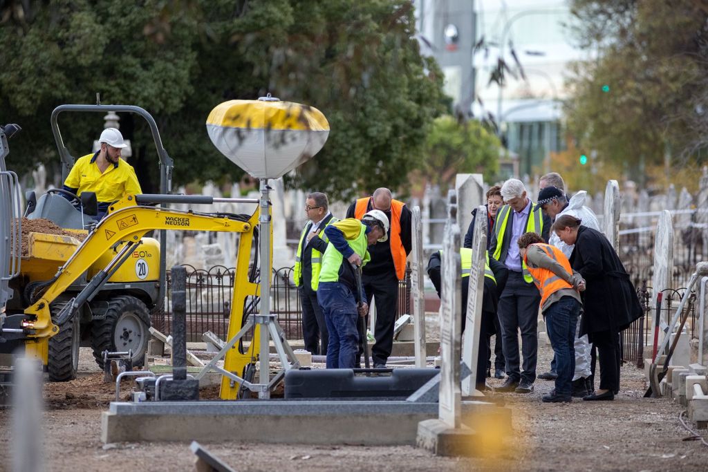 Thumbnail for Somerton Man exhumed in bid to end decades-old mystery