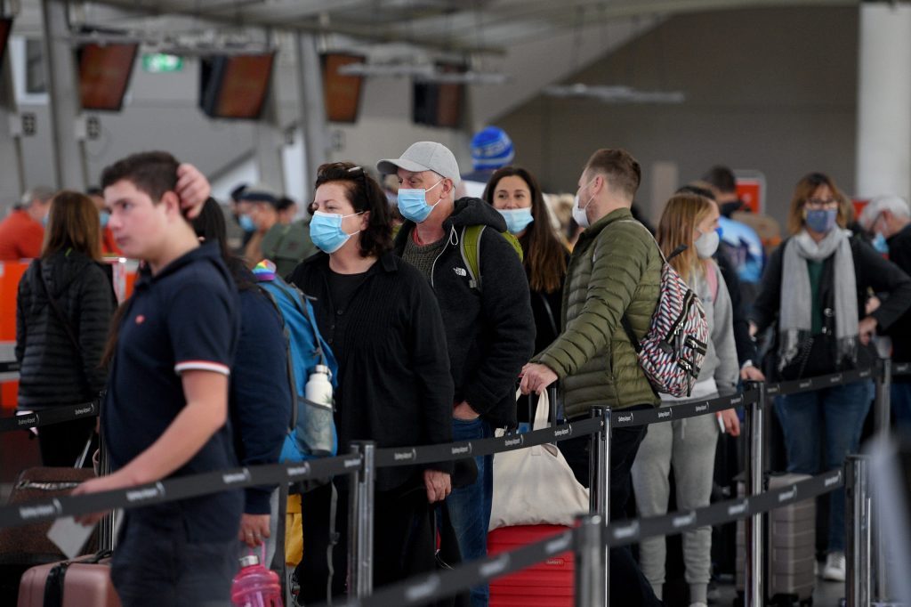 Thumbnail for SA shuts NSW border as Sydney cluster grows