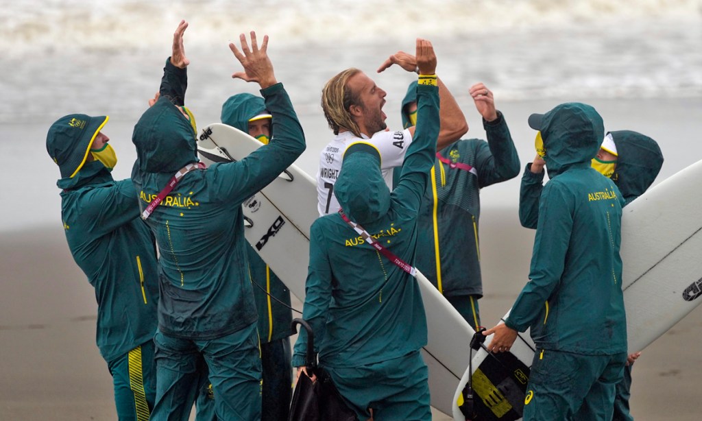 Thumbnail for Olympics wrap: Surfing bronze for Aussies as McKeown wins backstroke gold