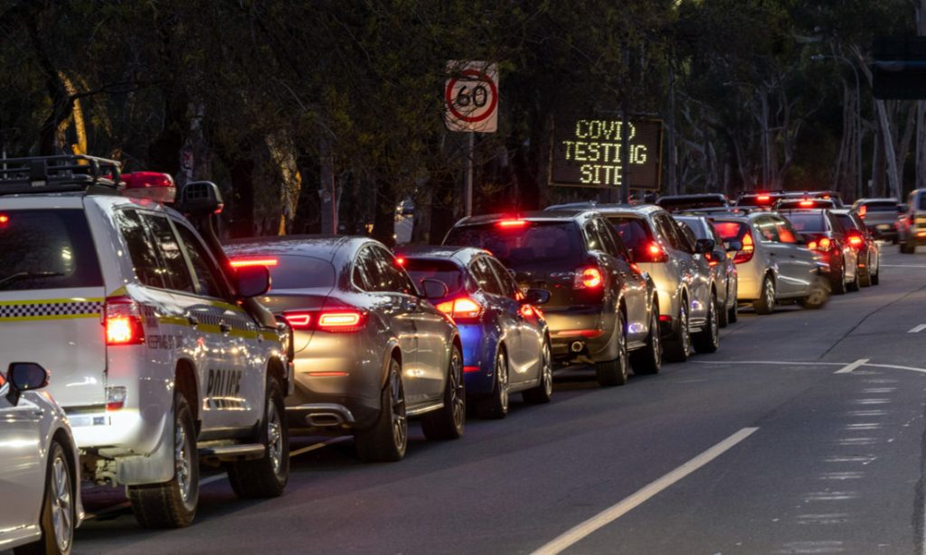 Cars queuing on Wakefield Road for the drive through COVID-19 testing centre in Victoria Park this week. Picture: Tony Lewis/InDaily.