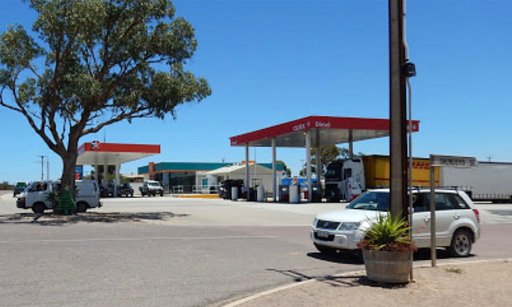 The Penong Caltex, in the state's far west, has been listed as a Tier One exposure site after a NSW truck driver who visited tested COVID-19 positive. Picture: Google
