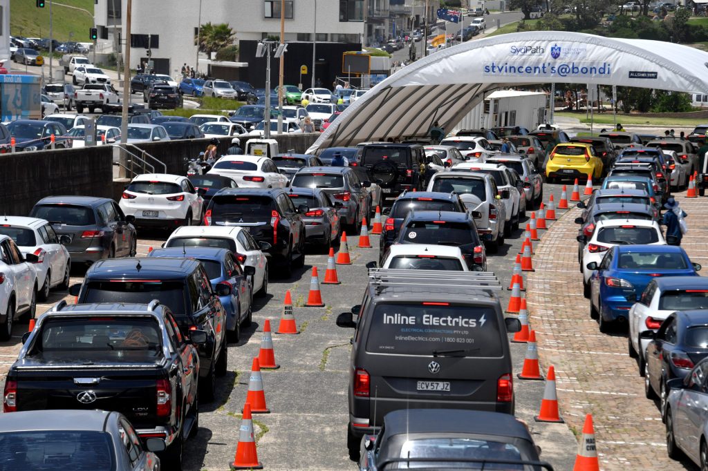 Queuing for COVID-19 testing at Sydney's Bondi Beach. Photo: AAP /Mick Tsikas