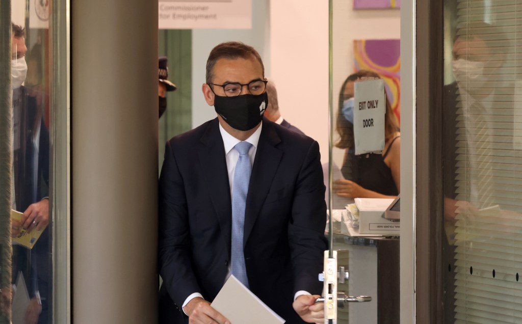 Thumbnail for 1472 new SA cases, more hospitalisations ‘imminent’