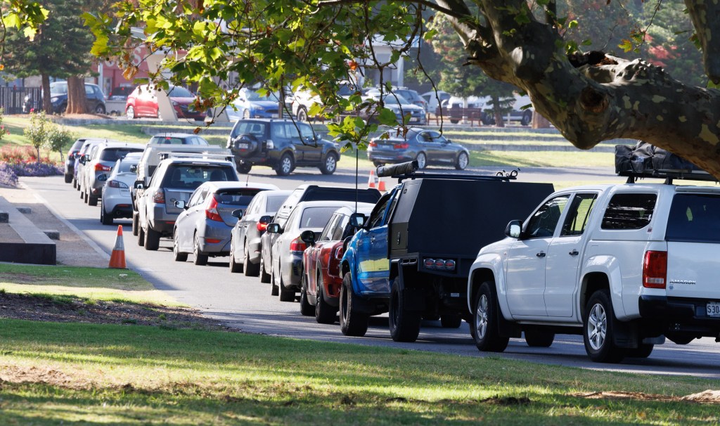Queueing at the Victoria Park testing site on Tuesday morning. Photo: Tony Lewis/InDaily