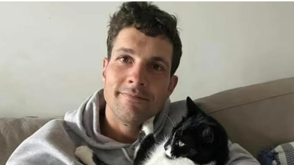 Thumbnail for Sydney beaches reopen as shark attack victim identified as ‘keen diver’
