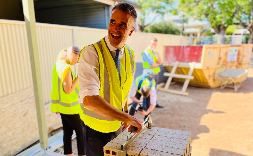Thumbnail for ‘We’ve learned from mistakes’: Labor leader’s Repat regret as parties splash cash