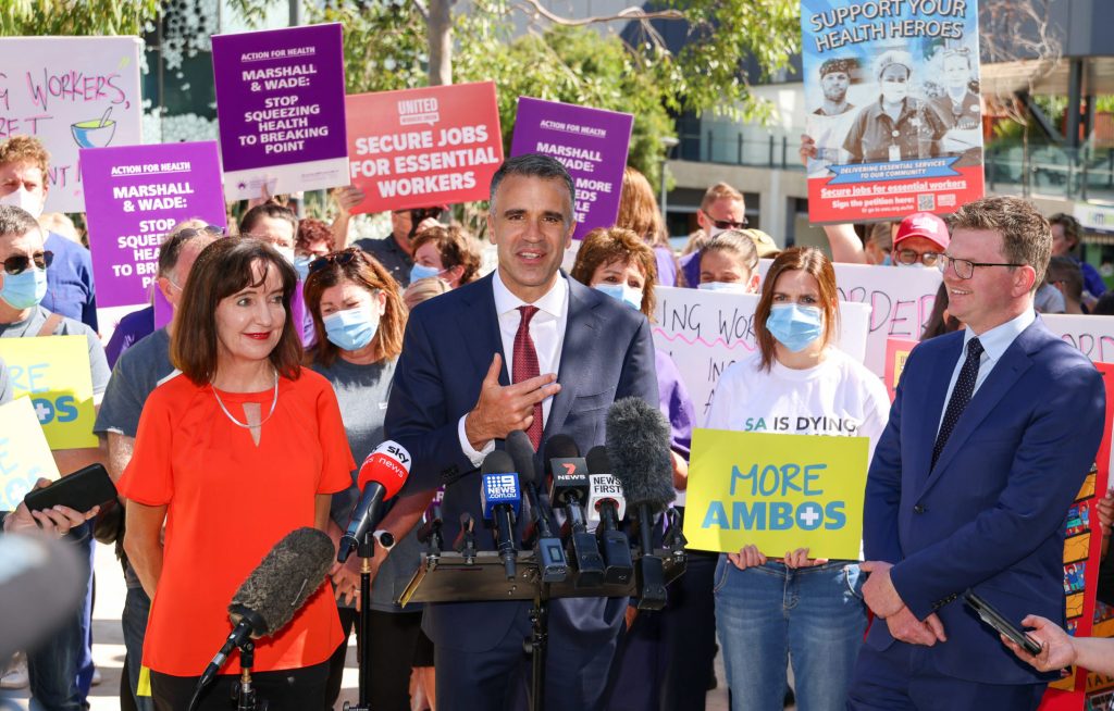 Labor leader Peter Malinauskas, flanked by deputy Susan Close and health spokesman Chris Picton, at the RAH this morning. Photo: Tony Lewis/InDaily