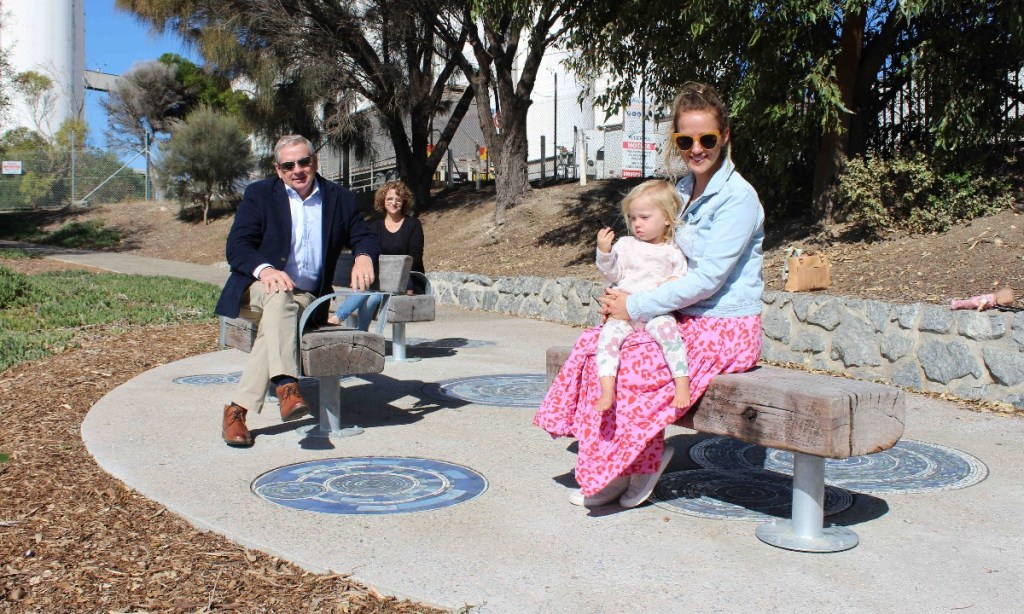 Left to Right: Mayor Brad Flaherty, former Lincoln Alive member, Hayley Anderson and Mentally Fit EP, Lain Montgomerie and Valli
