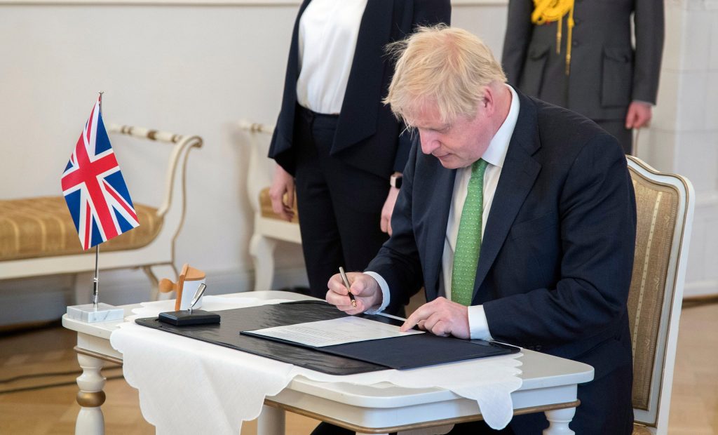 Thumbnail for UK signs security deals with Sweden, Finland after Russia invasion