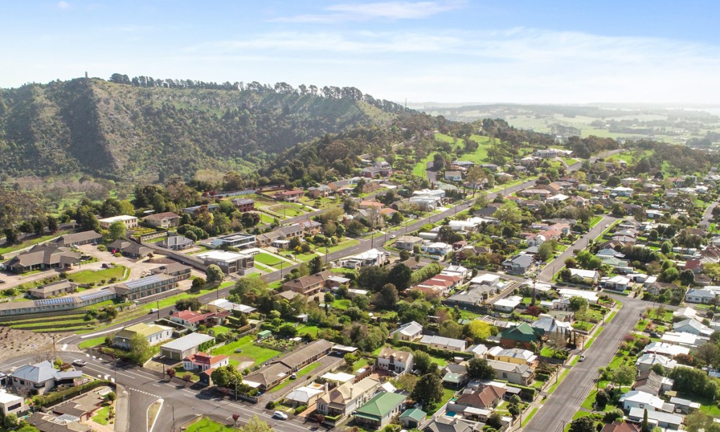 Thumbnail for SA bucks trend as regional property boom deflates across Australia