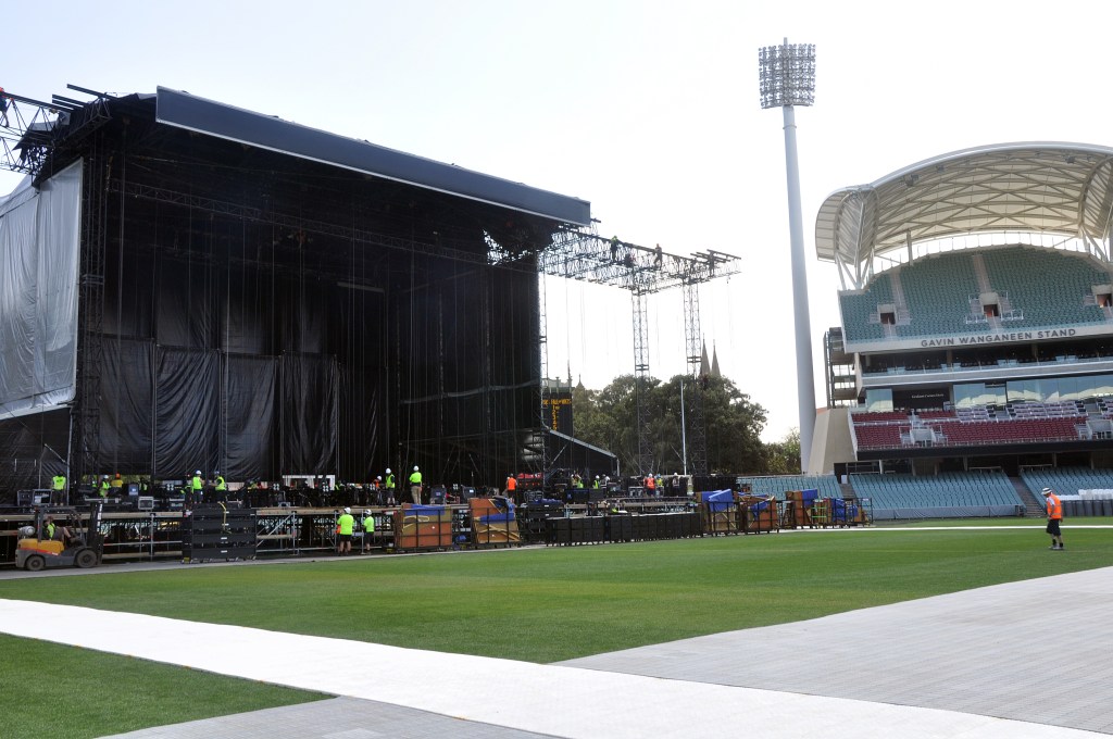 Thumbnail for Offshore ticket scalpers elude SA authorities
