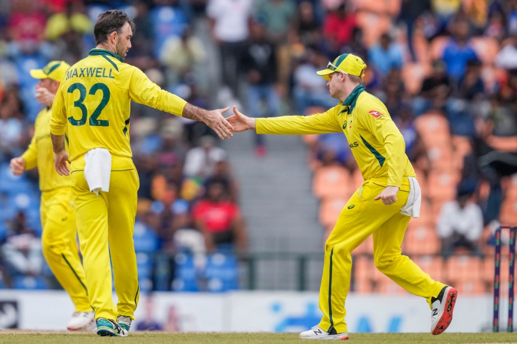 Thumbnail for Smith injury scare as Aussies fade in Sri Lanka