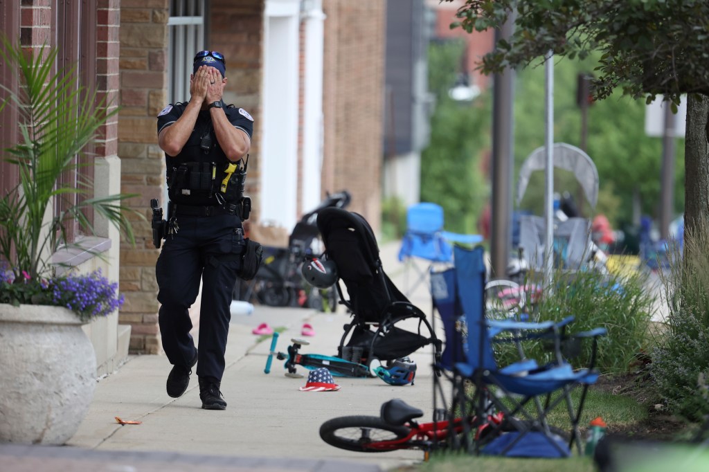 Thumbnail for Rooftop shooter kills six at US parade