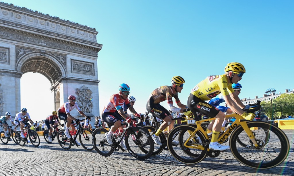 Thumbnail for Vingegaard wins Tour as Ewan fumes at rival