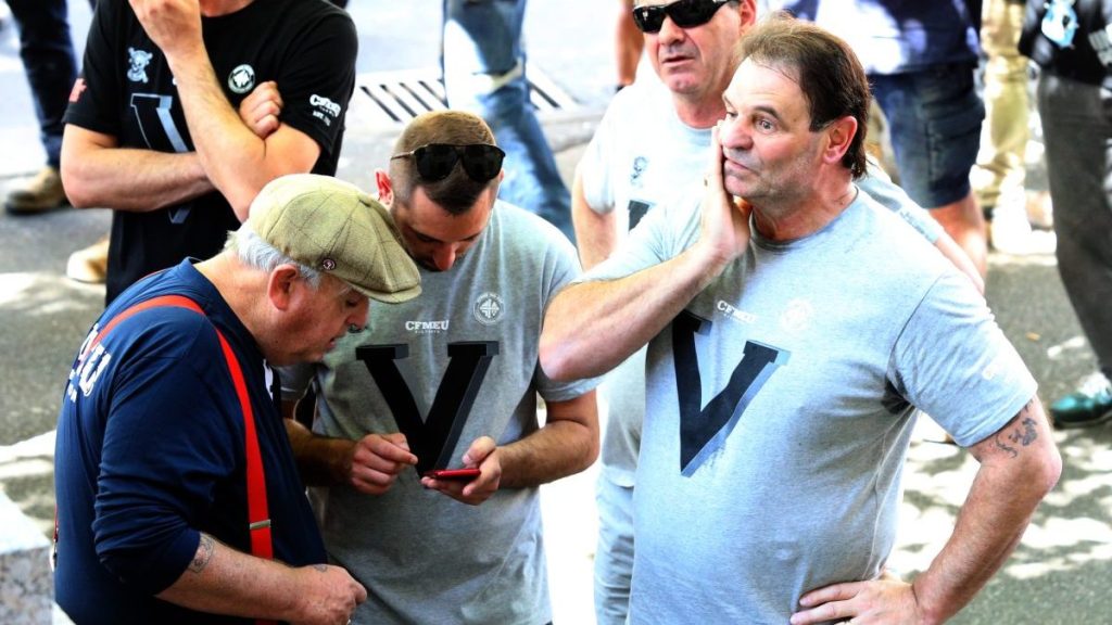 Thumbnail for SA CFMEU backs union with Victorian branch