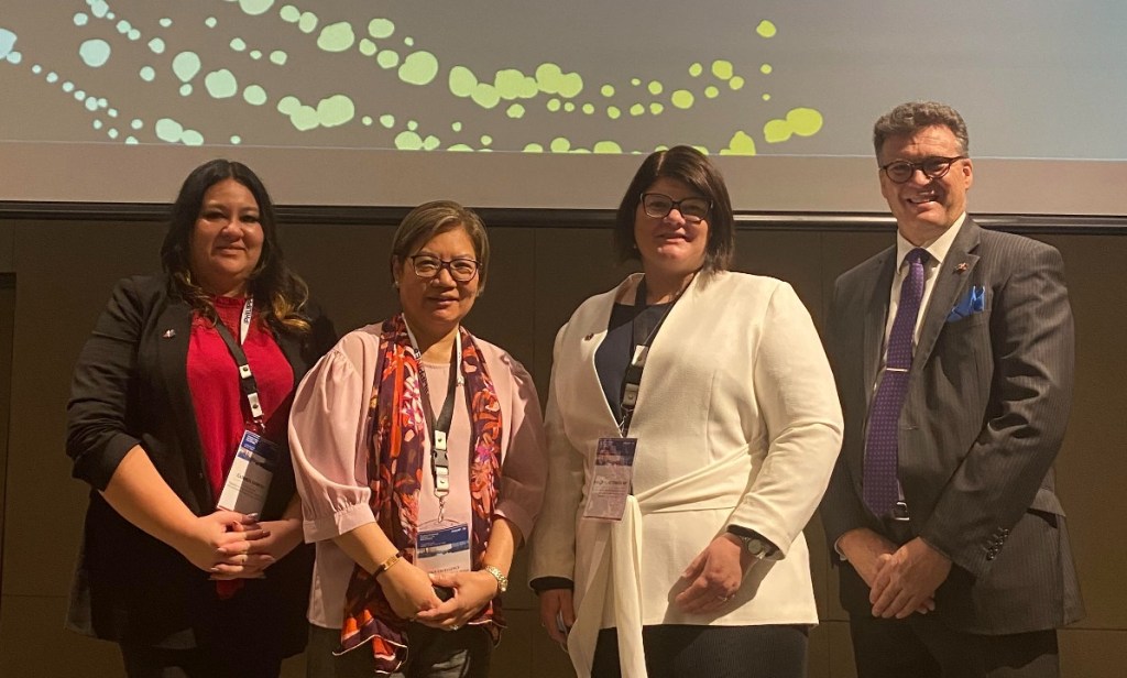 [Left-Right] Philippine Consul Carmen Garcia, Philippine Ambassador to Australia Hellen de la Vega, South Australian Minister for Tourism and Multicultural Affairs Hon Zoe Bettison, and Australian Charge' d'Affaires Australian Embassy in the Philippines Richard Sisson. 
