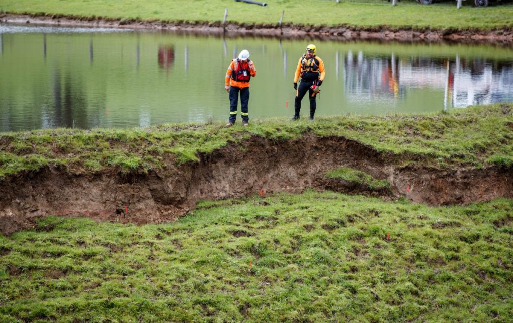 Thumbnail for Evacuated residents given all clear after Echunga dam crisis eases