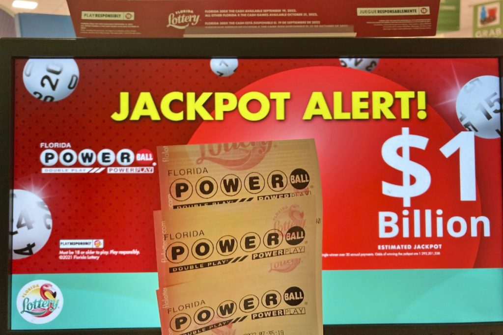 Thumbnail for Lottery hopefuls line up for one in 292 million chance
